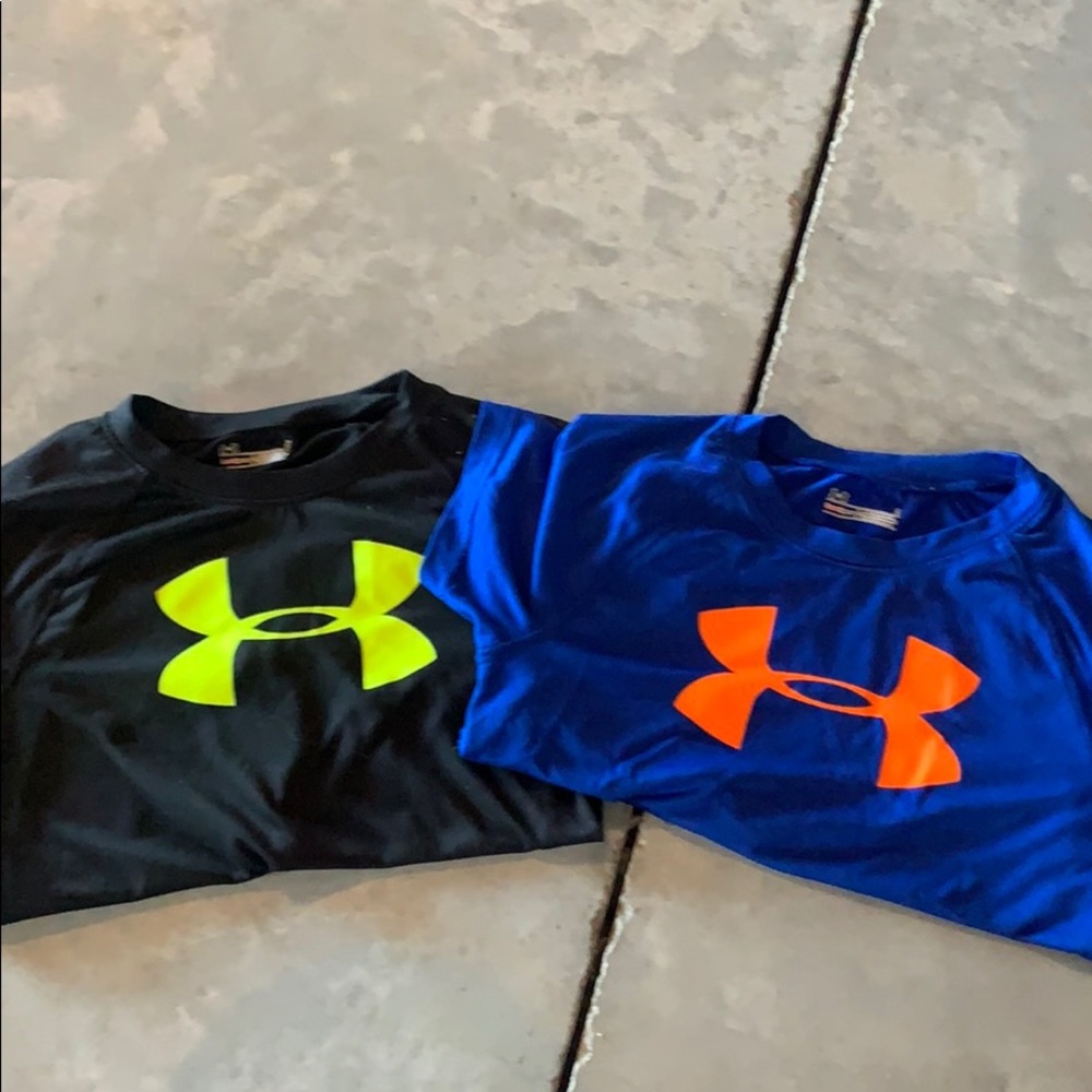 Lot of two Under Armour shirts.